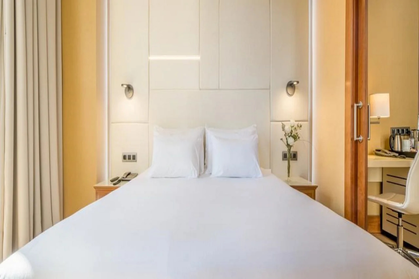 Отель NH Collection Vigo