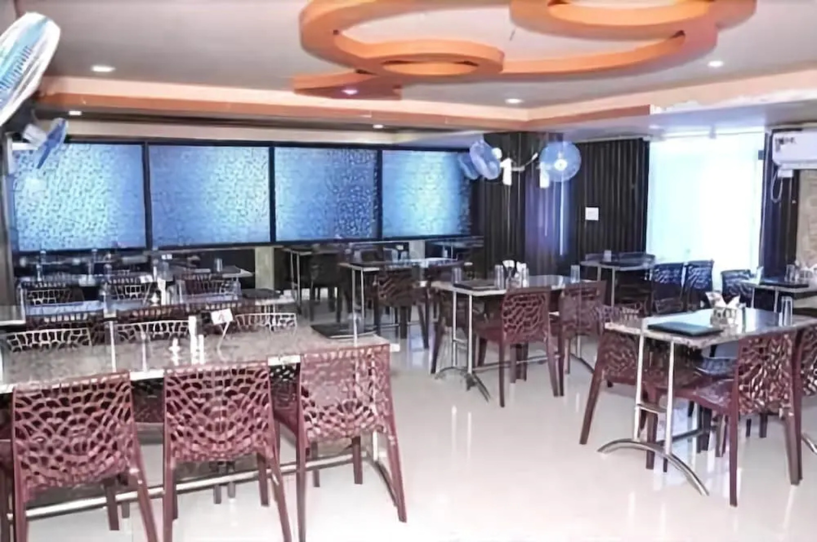 Hotel Raj International