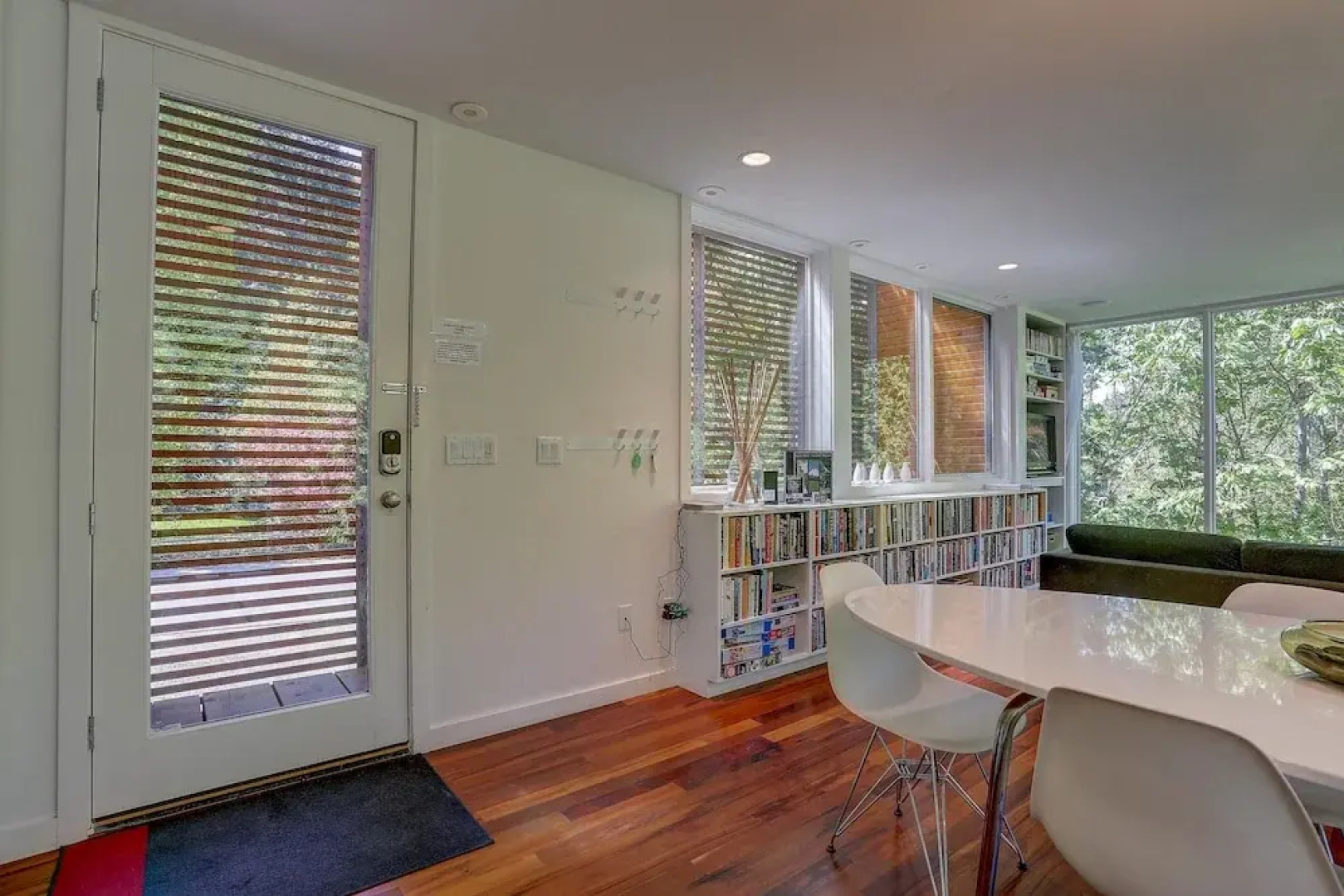 Neal Creek 2 Bedroom Home by RedAwning