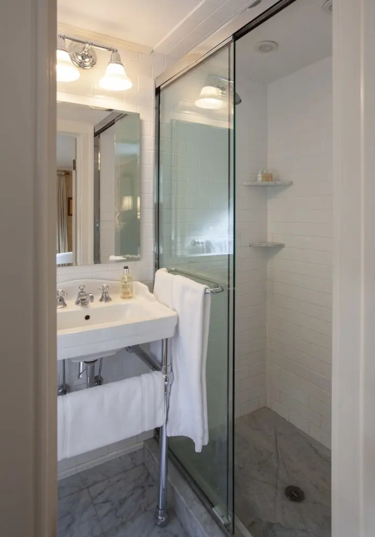 The 1770 House Restaurant & Inn