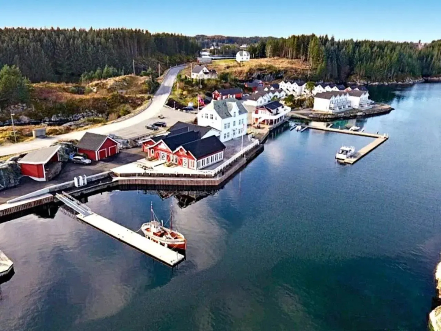 Holiday home austrheim III