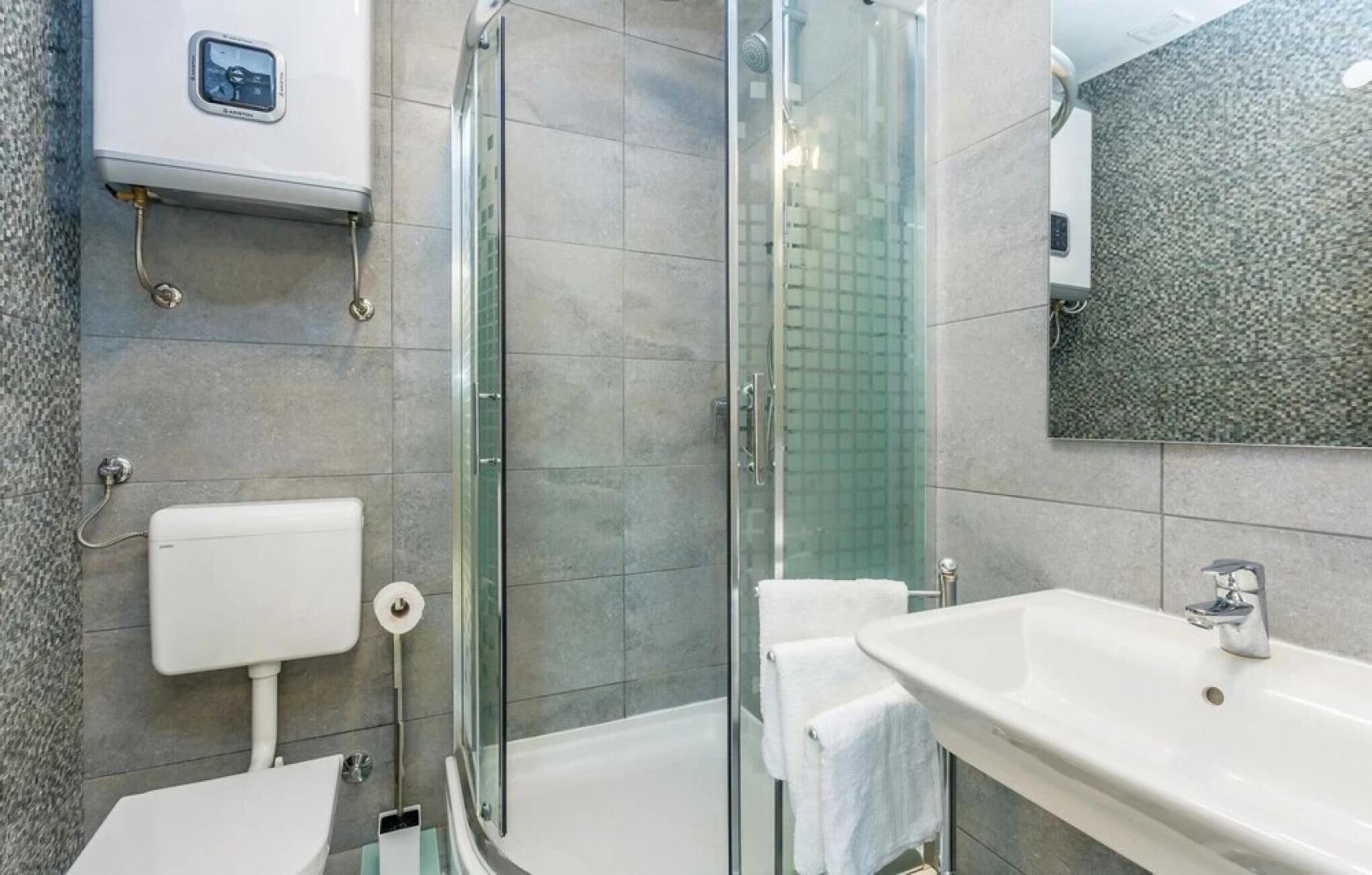 Beautiful Home in Kras With Wifi and 3 Bedrooms