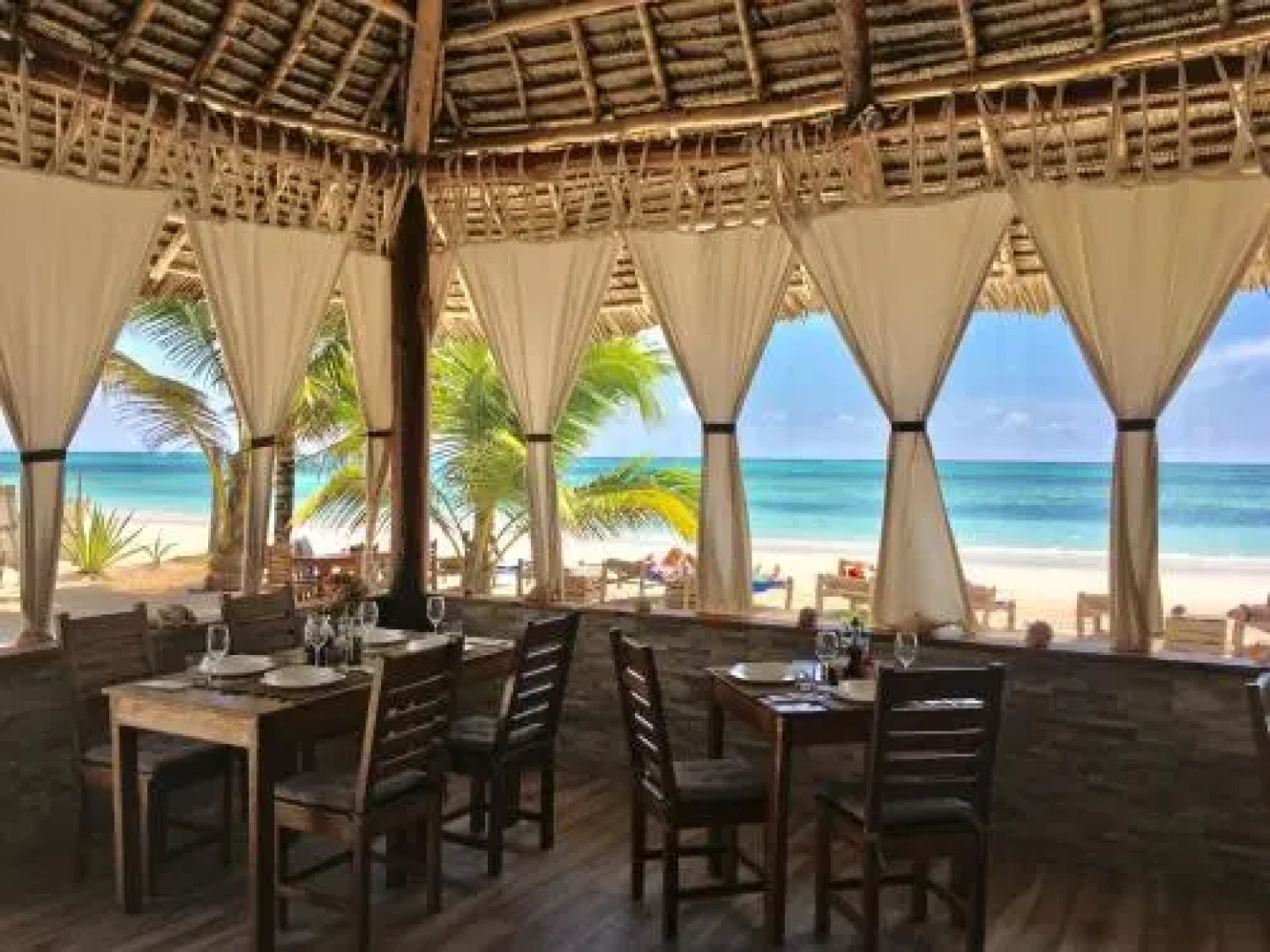 White Dream Lodge & Restaurant