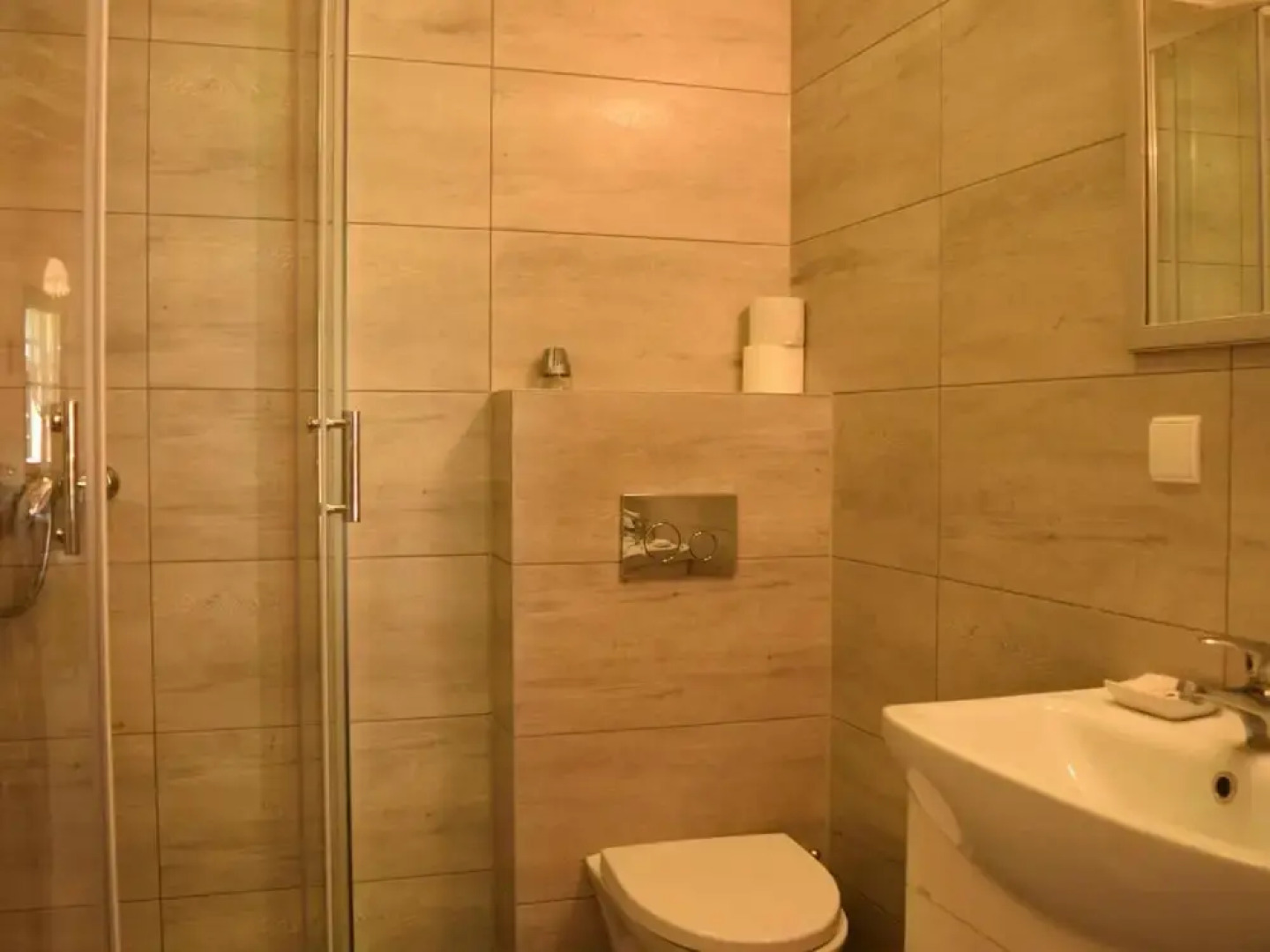 Semi-detached House Near the Lake