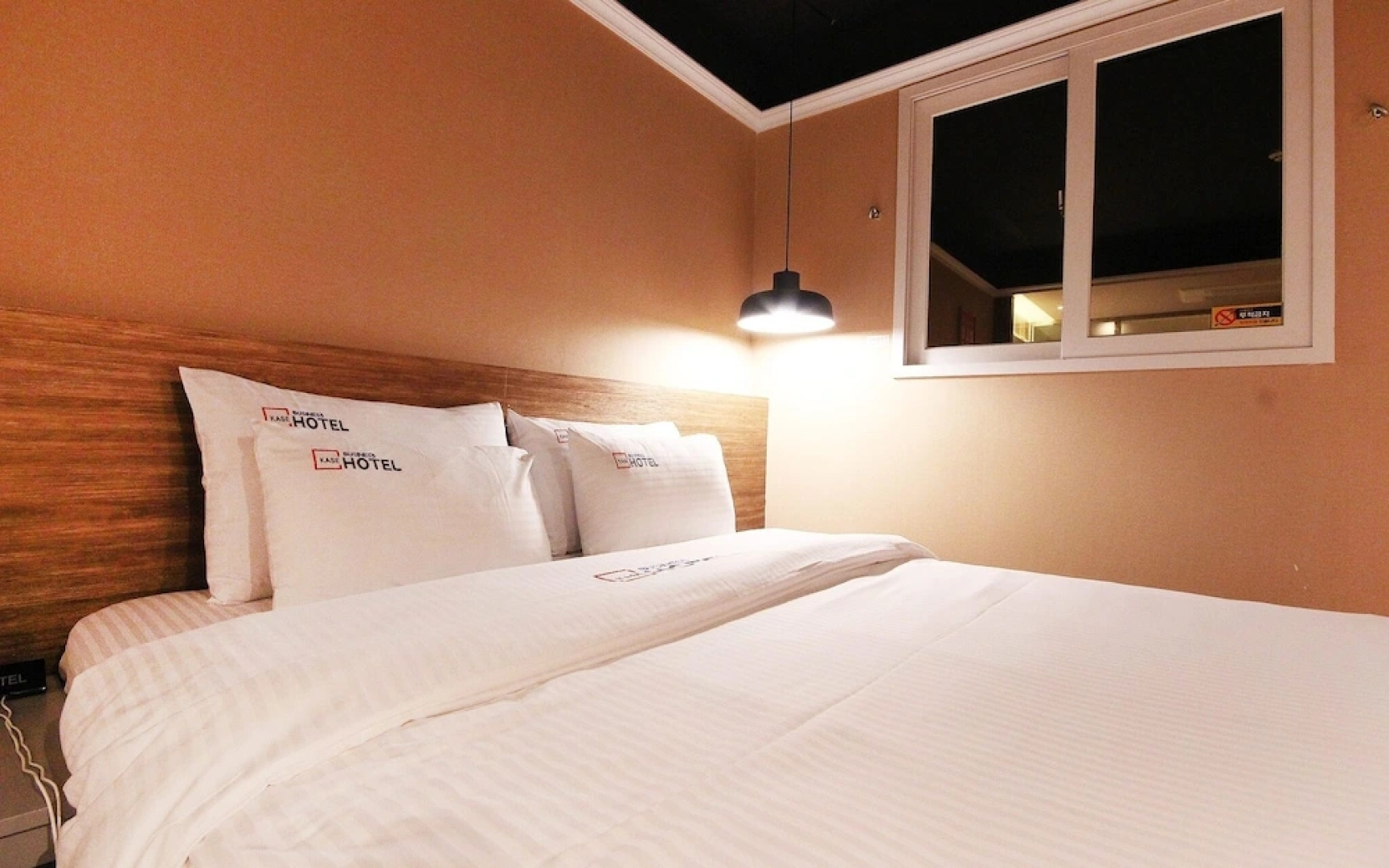 Yeongju Case Business Hotel