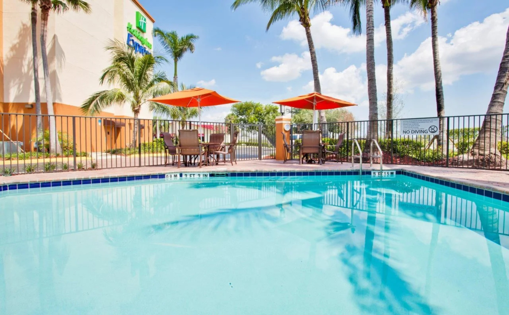 Holiday Inn Express & Suites Ft. Lauderdale Airport West by IHG