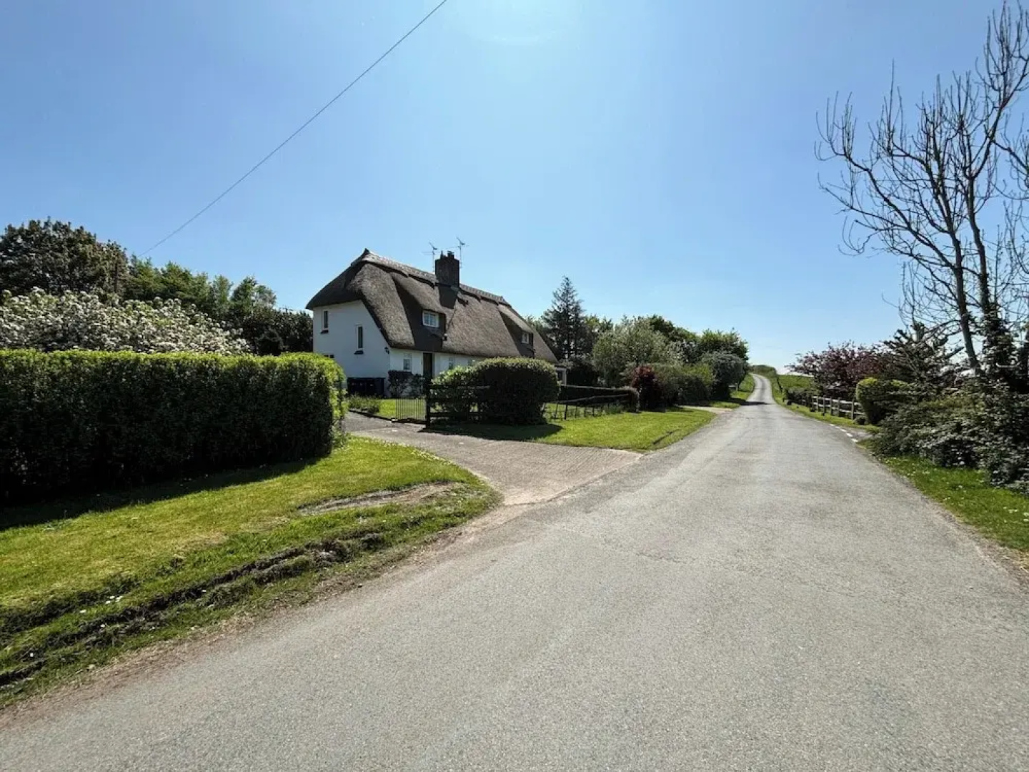 Thatched Cottage - Sleeps 6 With Countryside Views