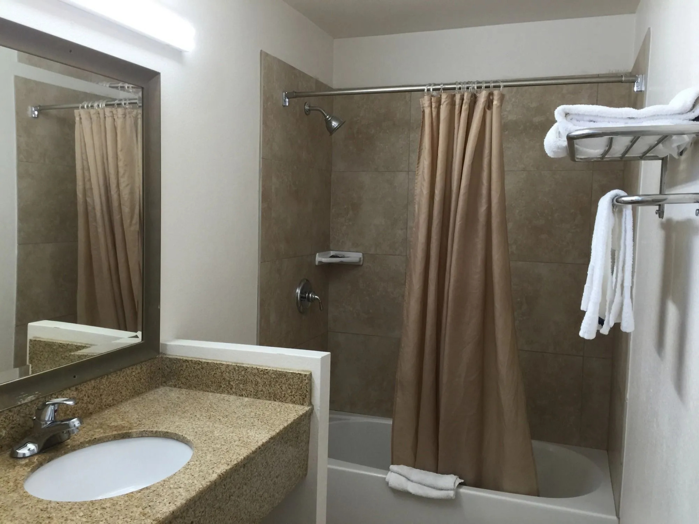 Escondido Inn