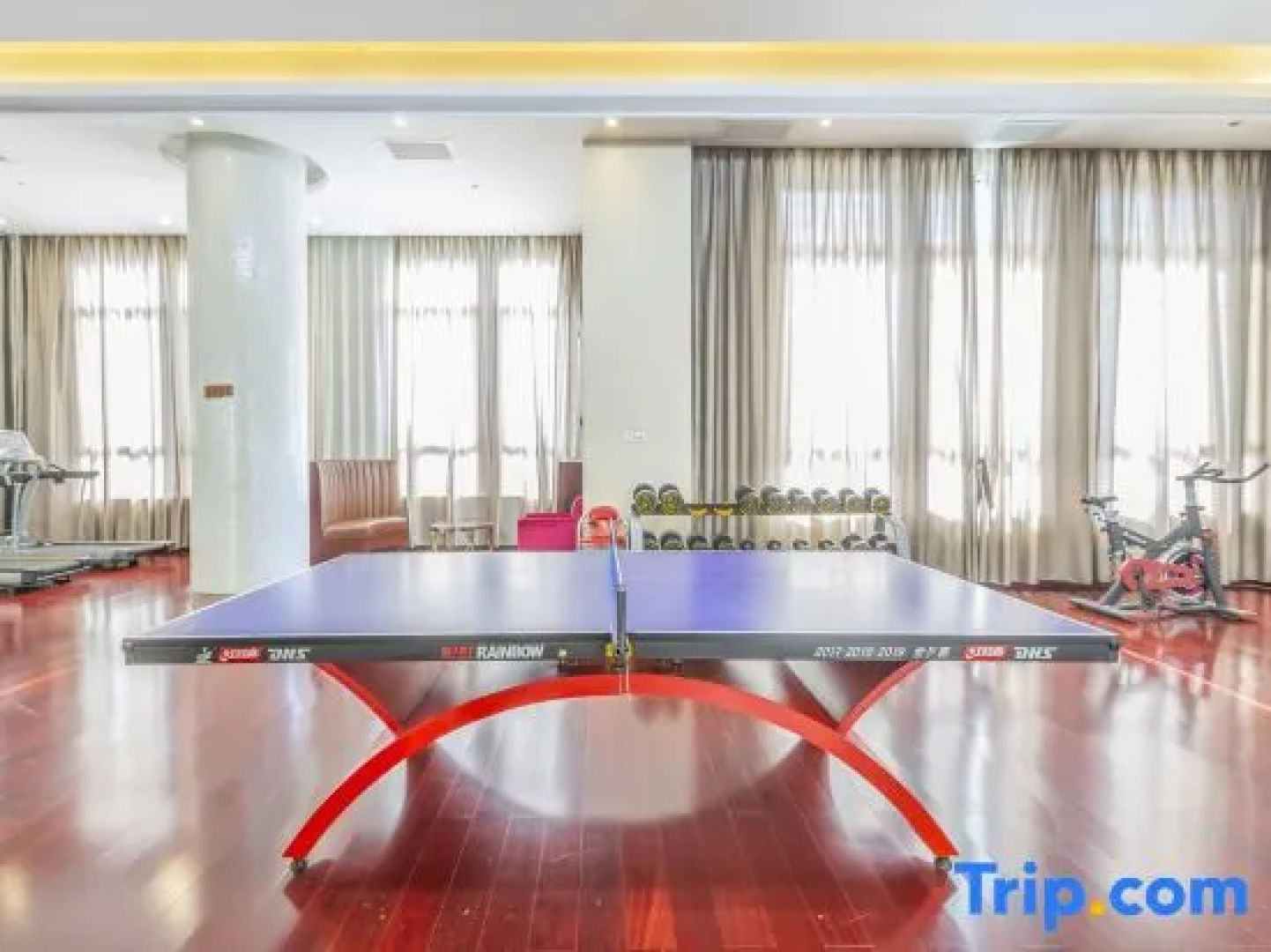 Swan Lake International Hotel