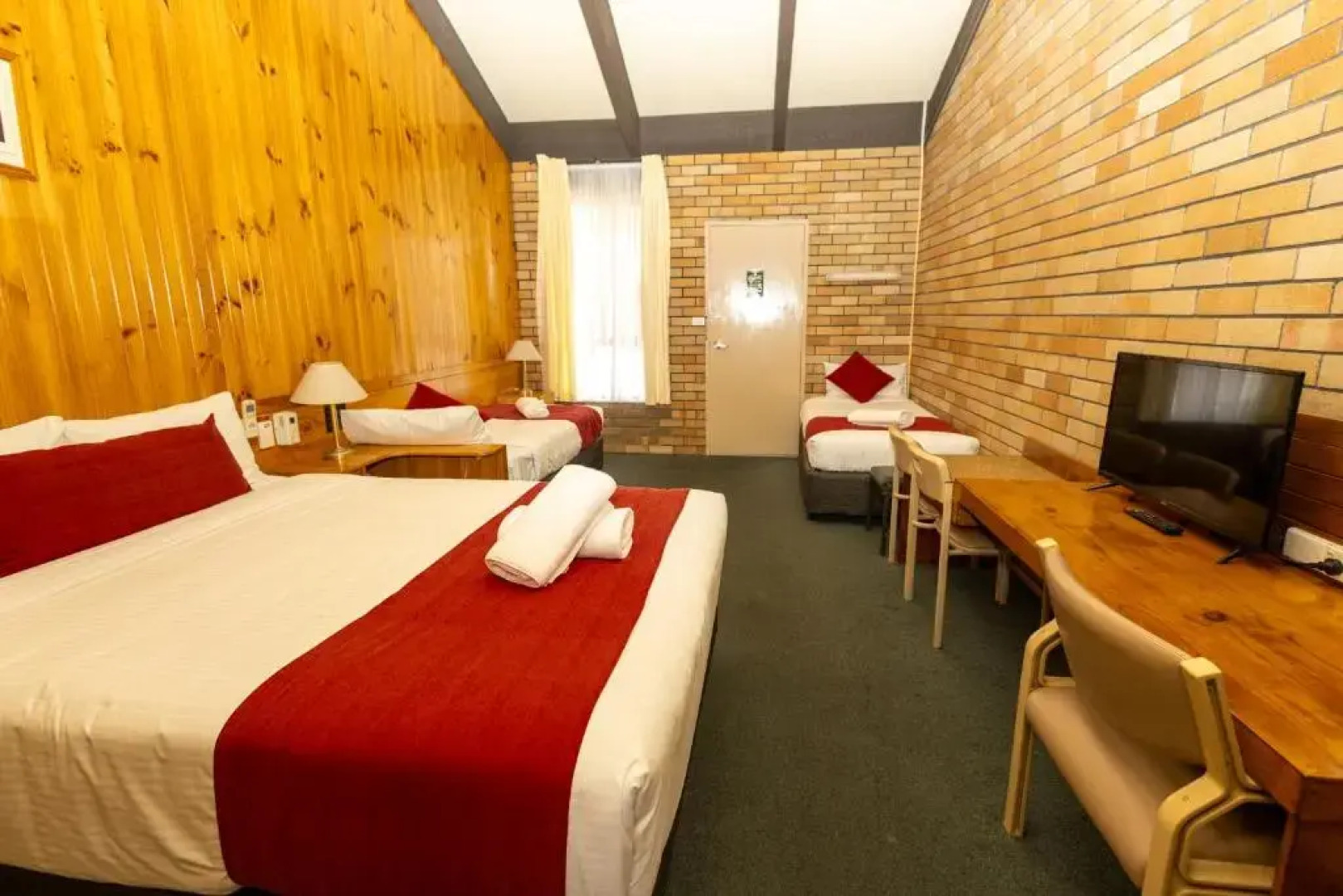 All Travellers Motor inn