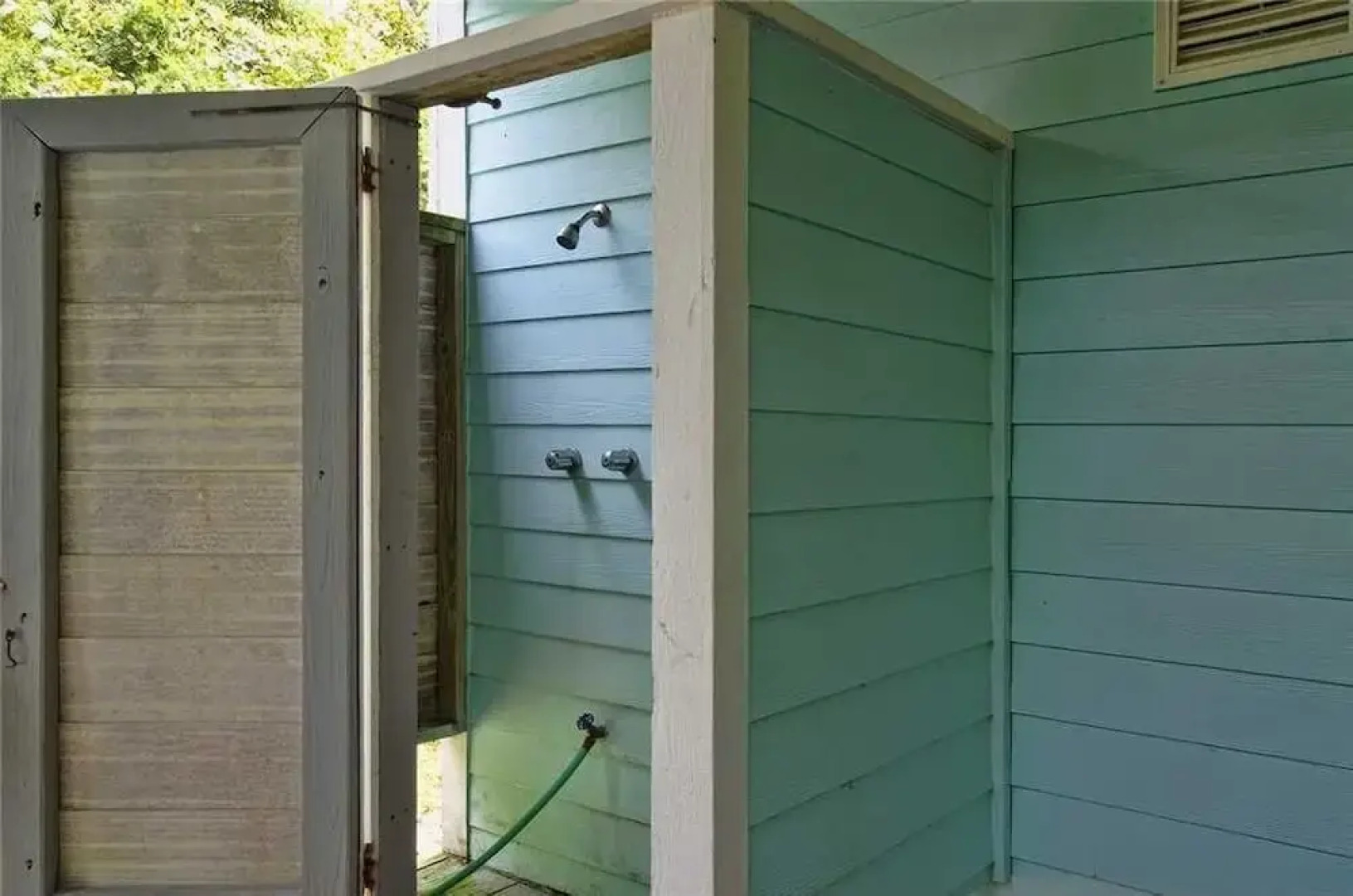 Seas The Moment 5 Bedroom Home by RedAwning