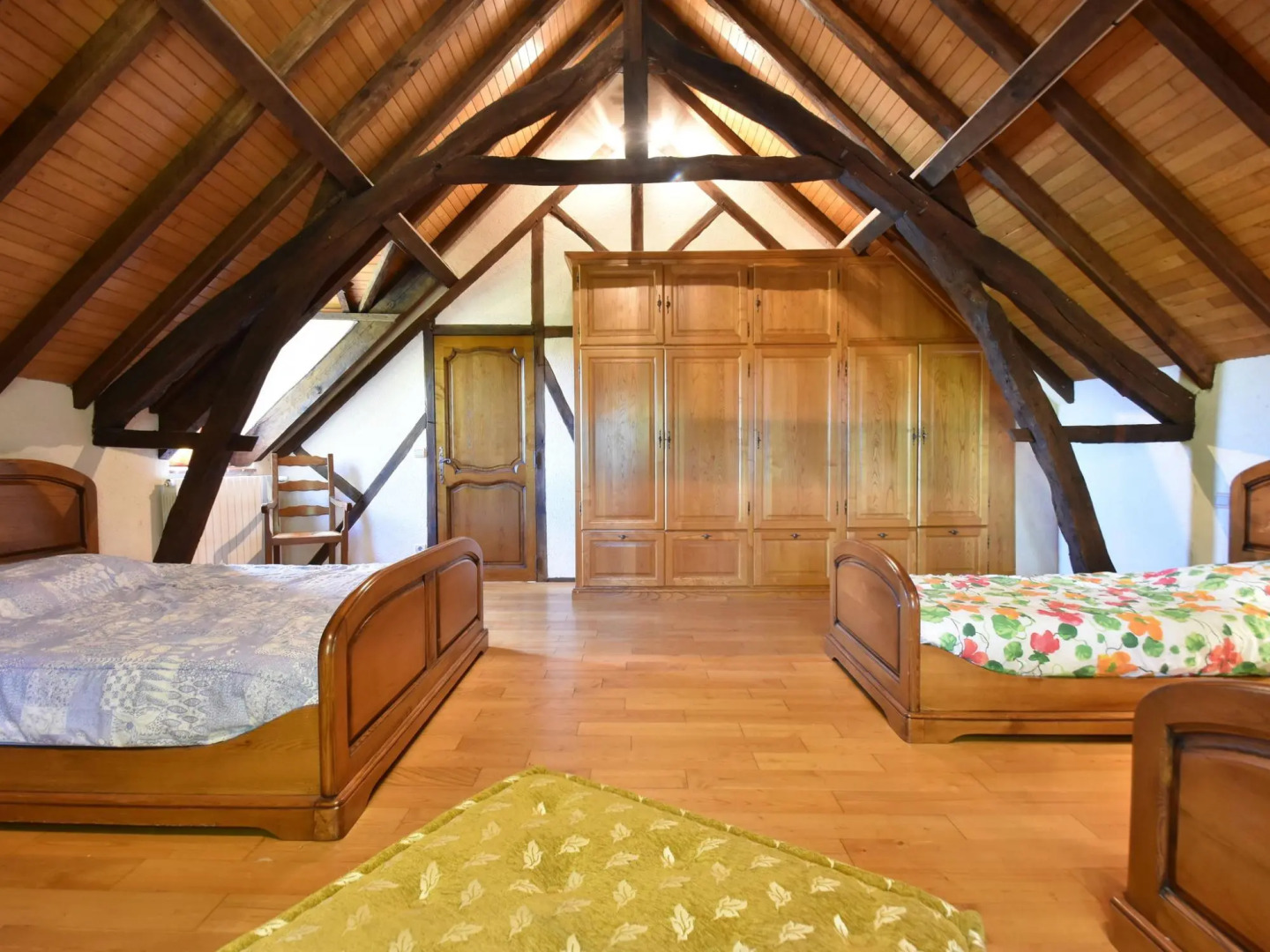 Beautiful Holiday Home with Heated Pool in Cazals France