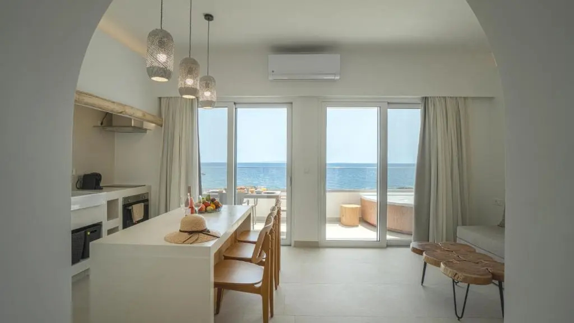Sfakia Seaside luxury Suites