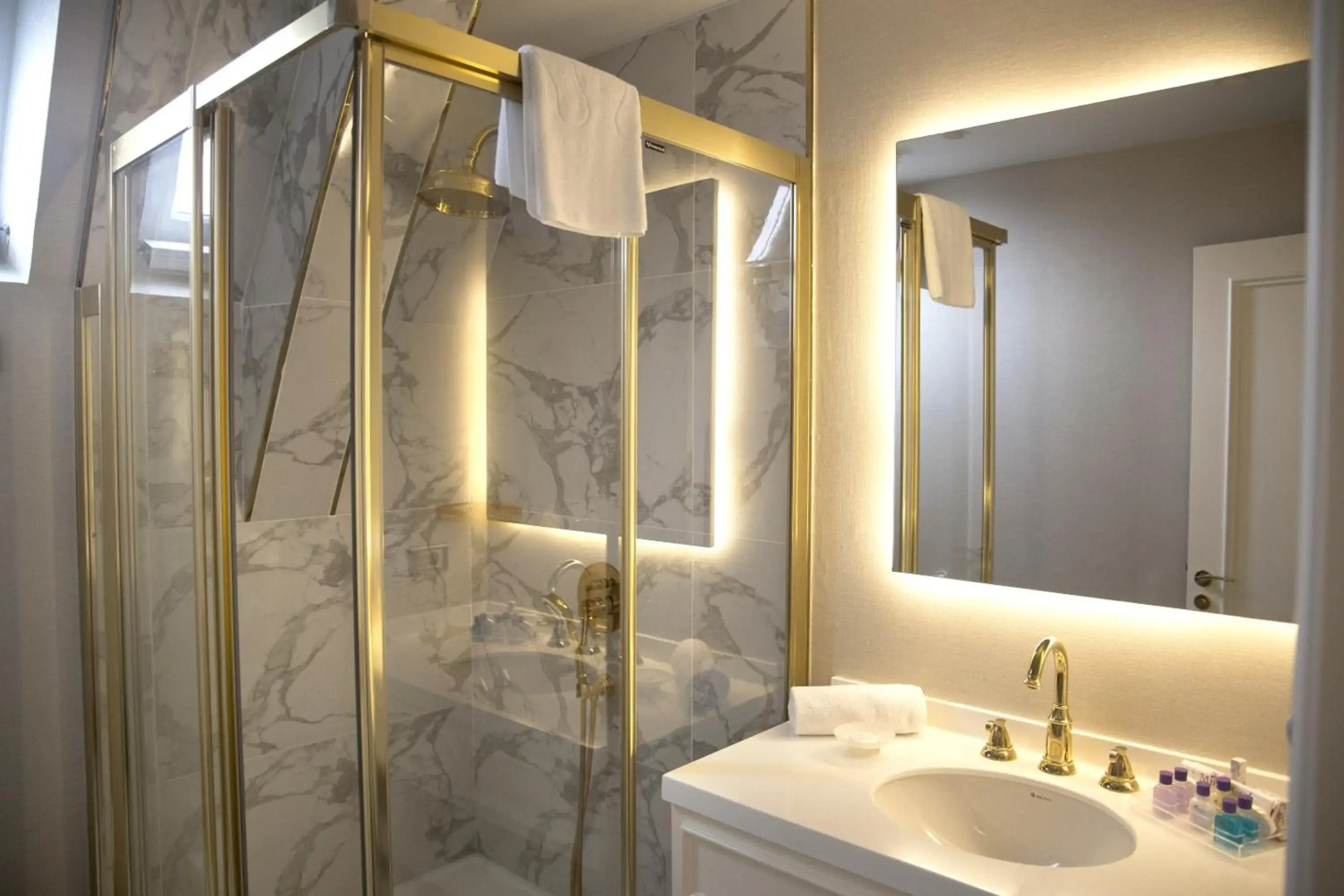 Hotel Mina – Special Class