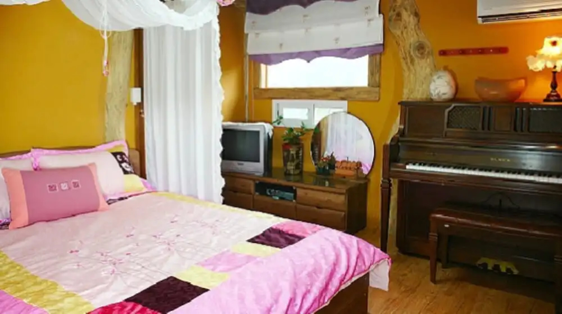 Muhari Red Roof Pension