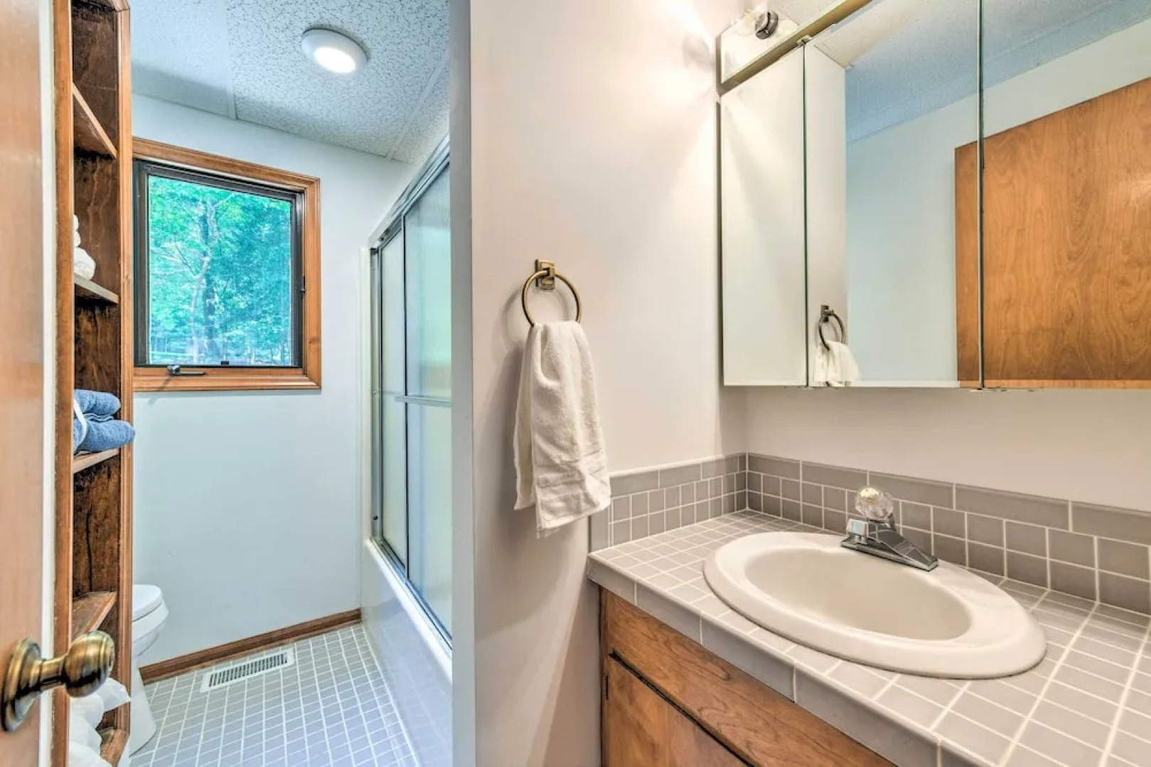 Quaint Lake Norman Home w/ Boat Dock + Grill!