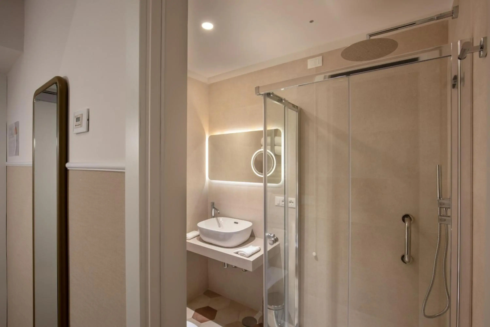 Cosmopolita Hotel Rome, Tapestry Collection by Hilton