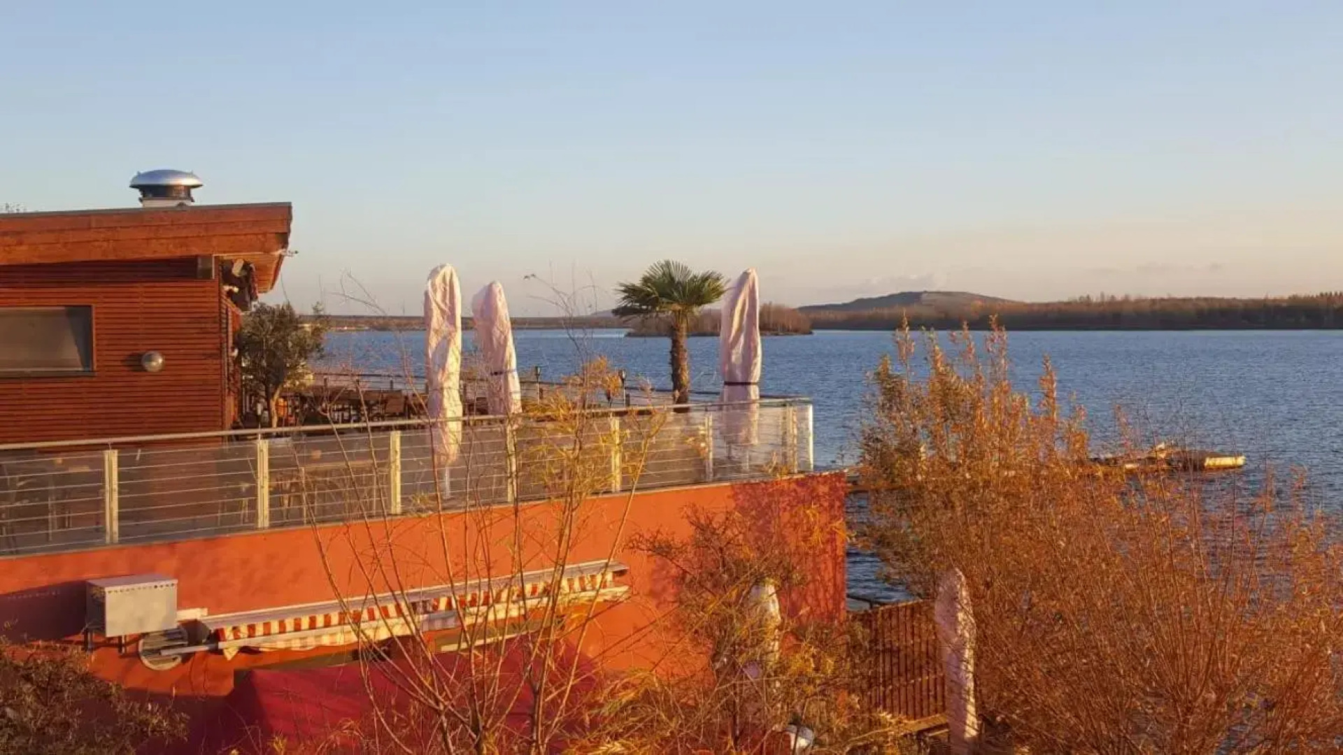 Pool & Lake Holiday Home