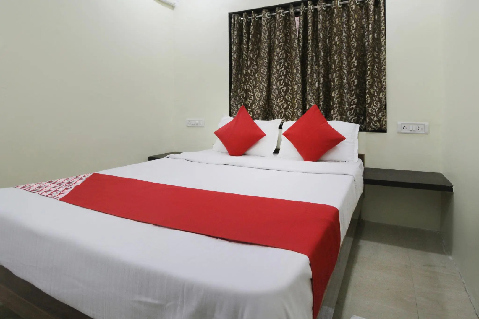 OYO 69575 Nisarg Blue