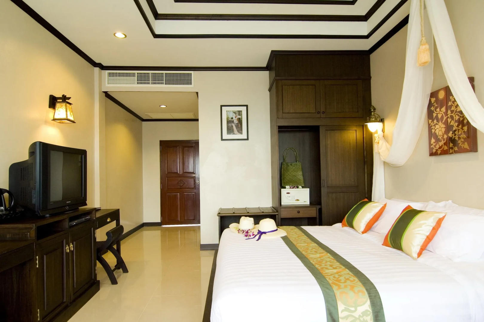 Kanok Buri Resort