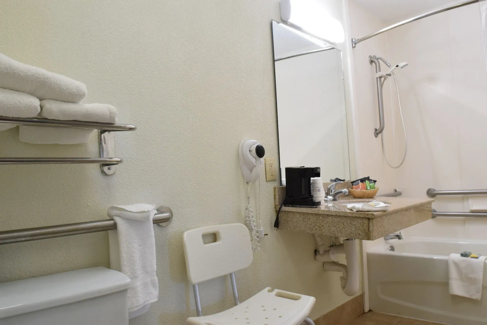 Ramada by Wyndham Savannah Gateway