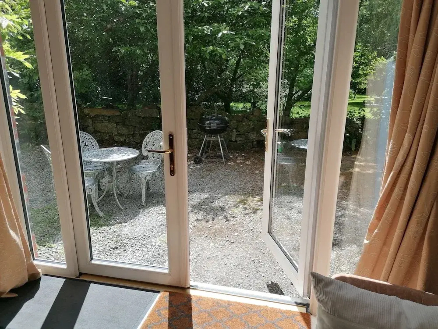 Countryside Cottage Retreat at Ty'r Cwm Farm