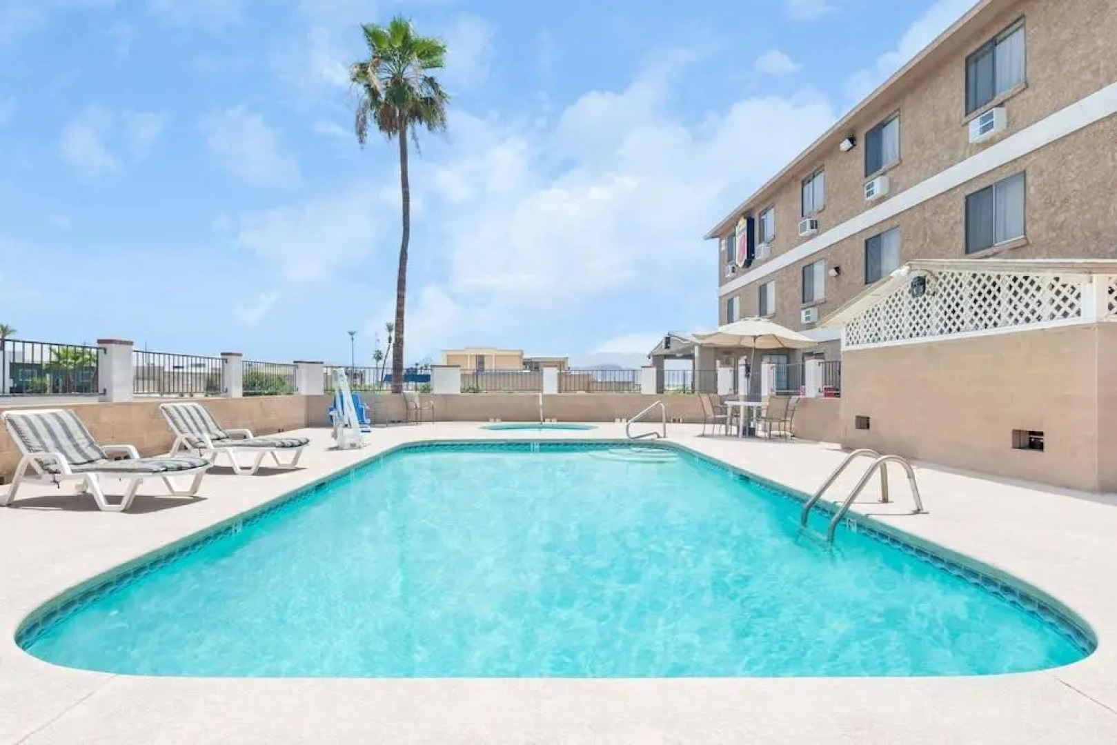 Super 8 Lake Havasu City