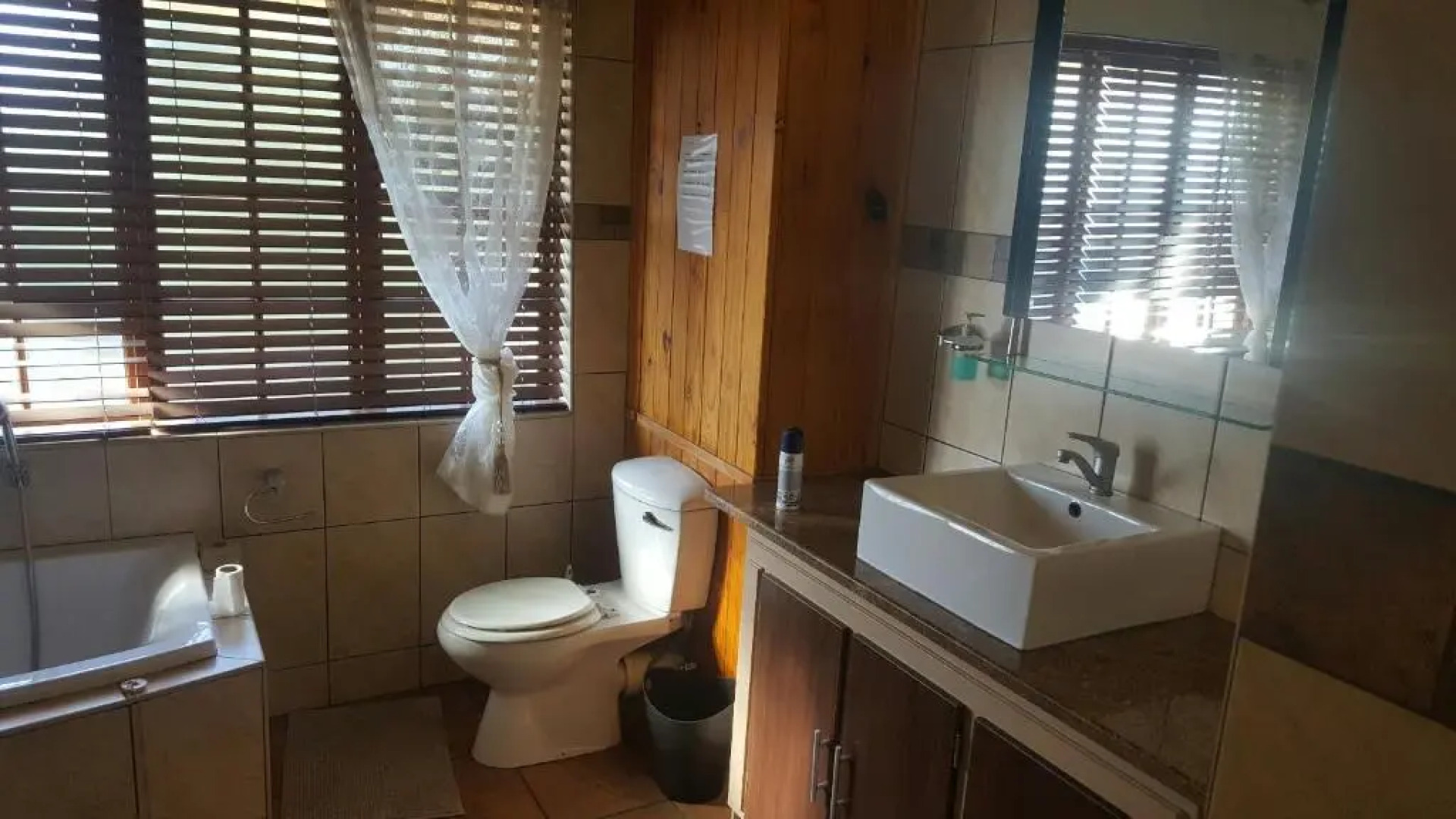 12 on Vaal Drive Guesthouse