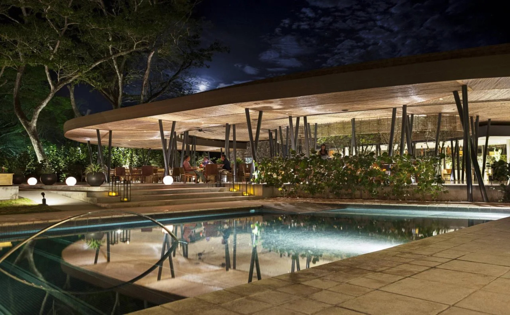 El Mangroove Papagayo, Autograph Collection