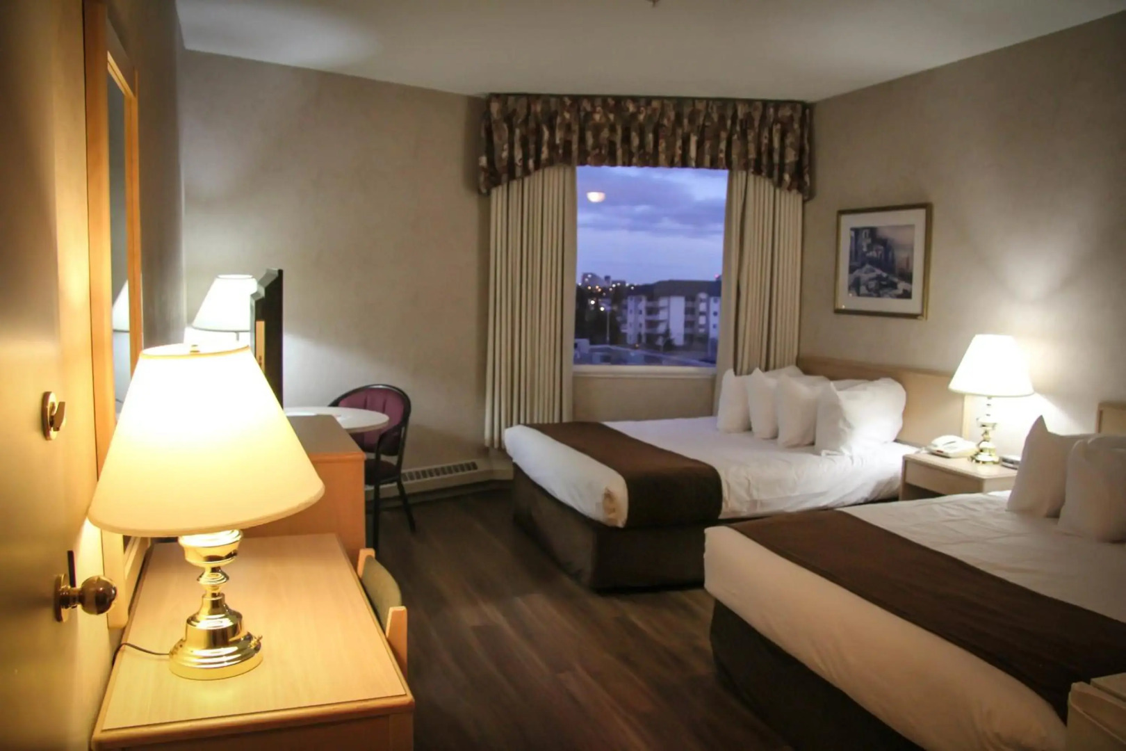 Continental Inn & Suites