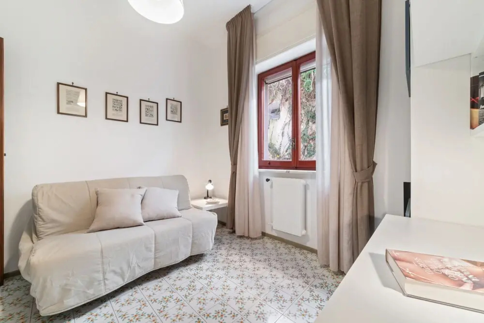 Vietri sul Mare Roomy Flat with Parking