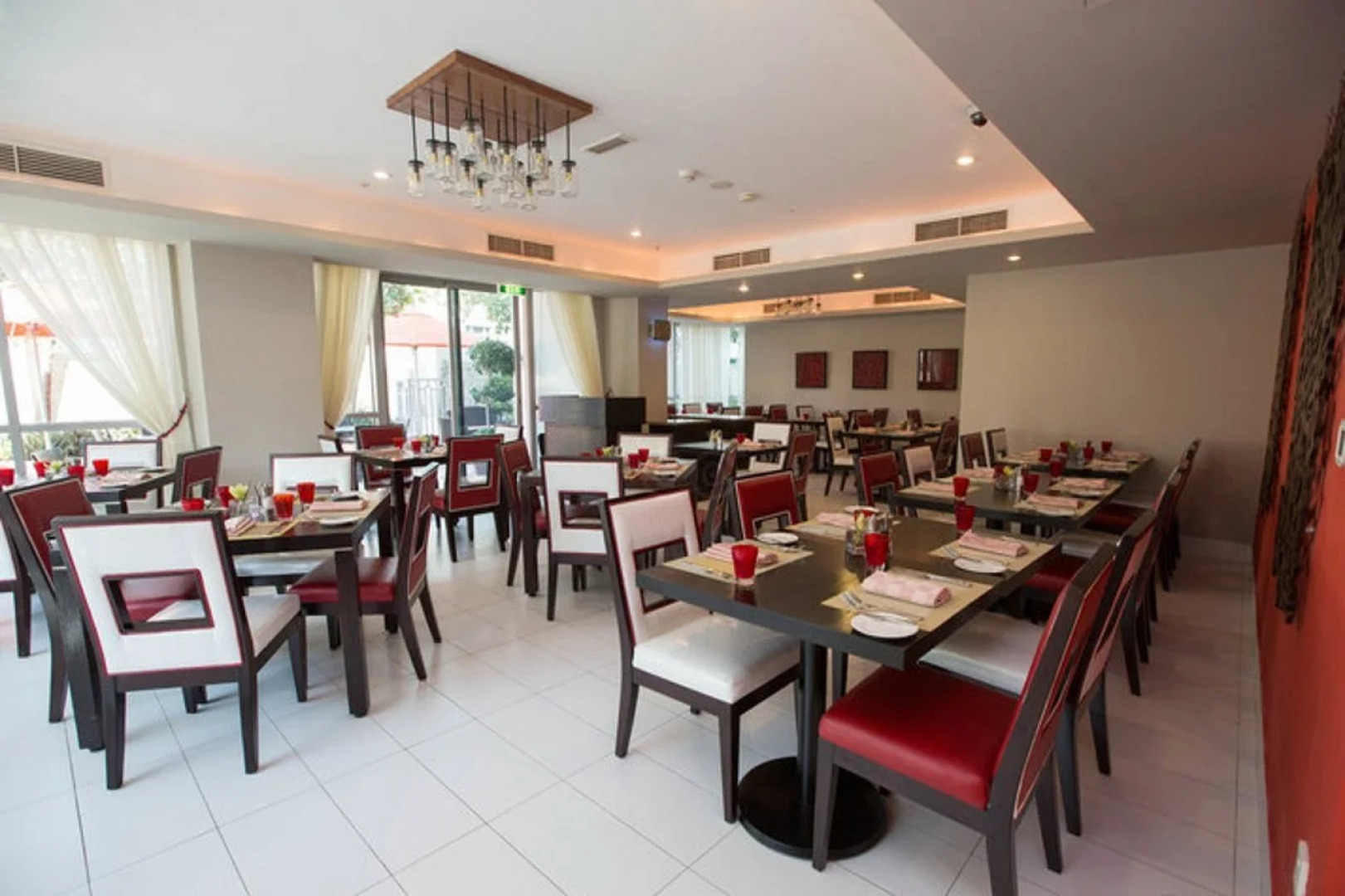 Отель Ramada by Wyndham Downtown Dubai