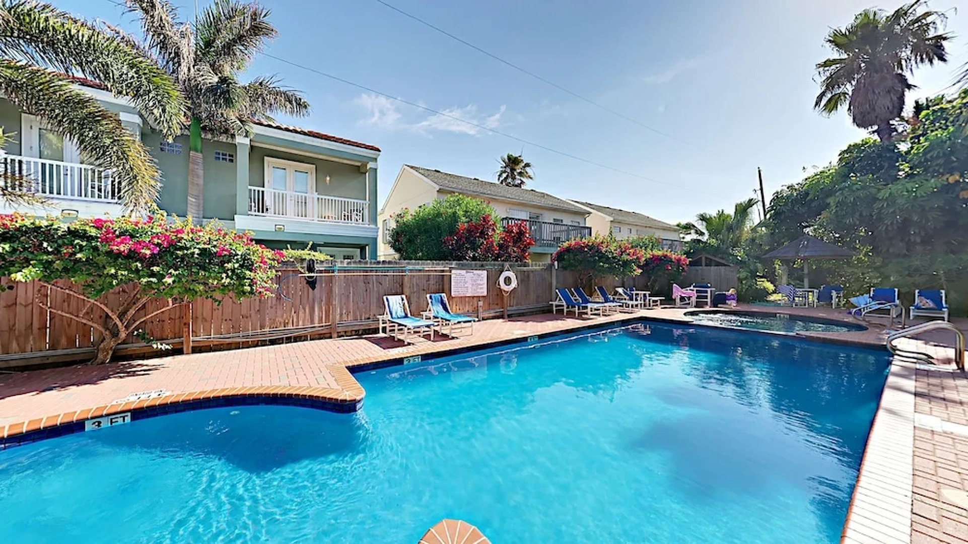 121E Venus Lane Condo - 1 Br condo by RedAwning