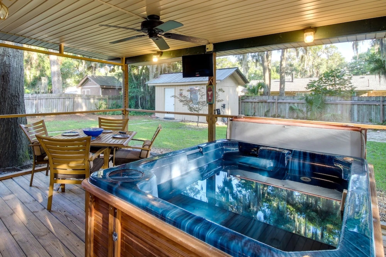 Sunny Savannah Home w/ Hot Tub ~ 10 Mi to Downtown