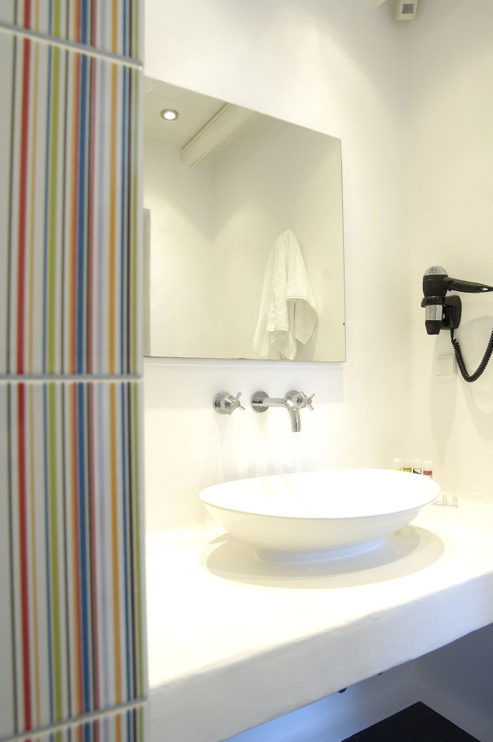 Kapetan Tasos Suites