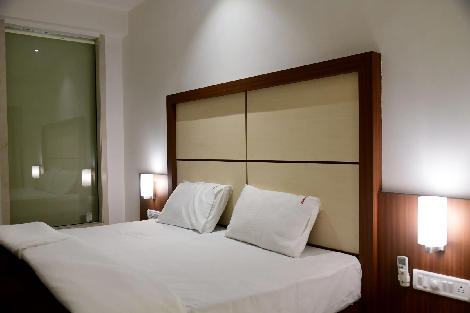 Hotel Monarch Center Point near Dahanu Beach, Bordi