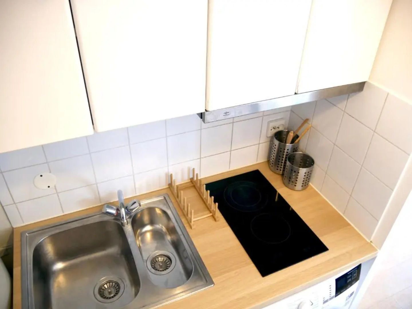 Le Petit Soleil de Corbeil (Adults Only)