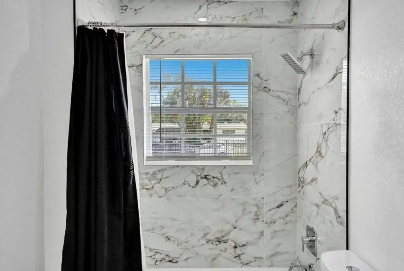 Spacious Home With Heated Pool