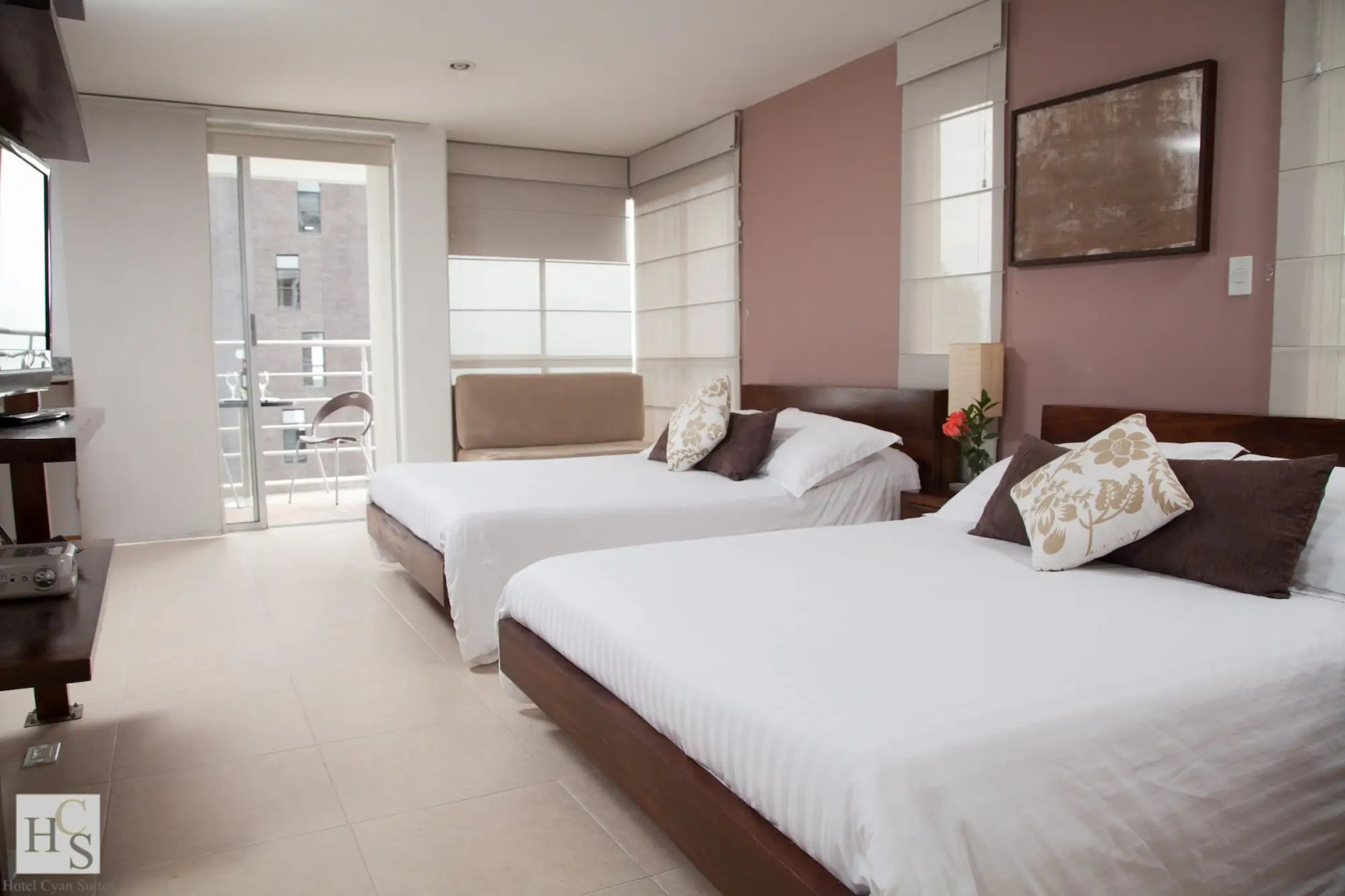 Hotel Cyan Suites