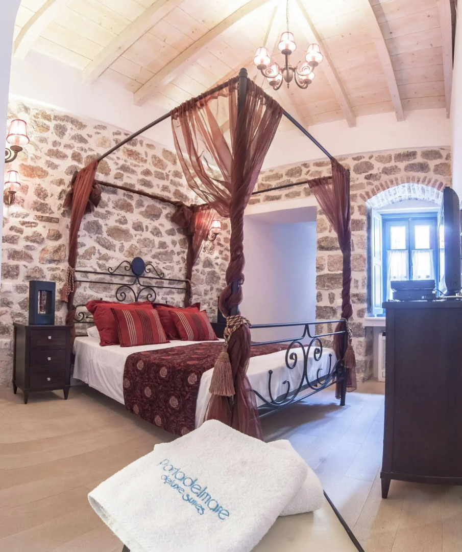 PortaDelMare Deluxe Suites