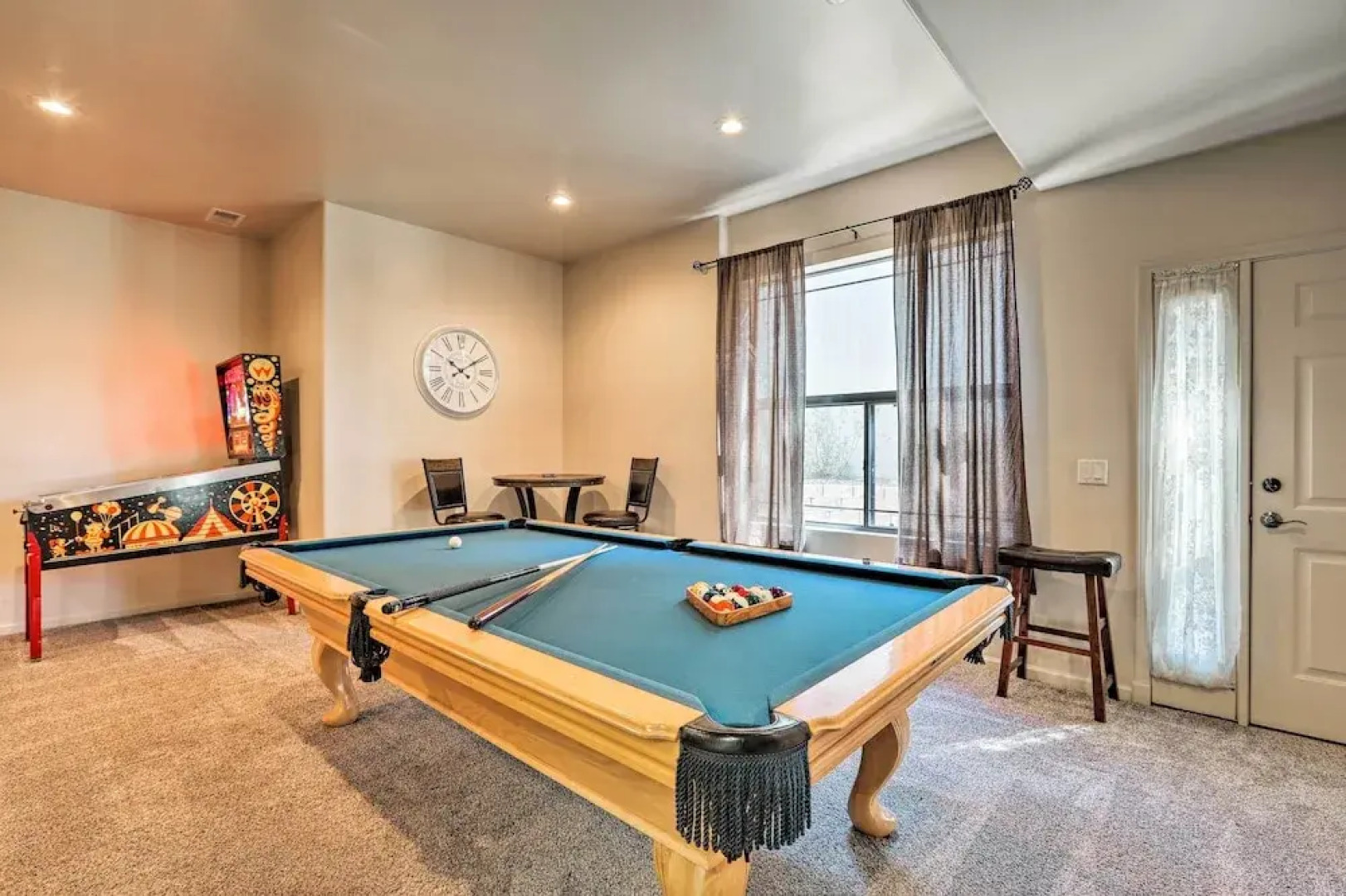 Spacious Flagstaff Home With Fire Pit & Game Room!