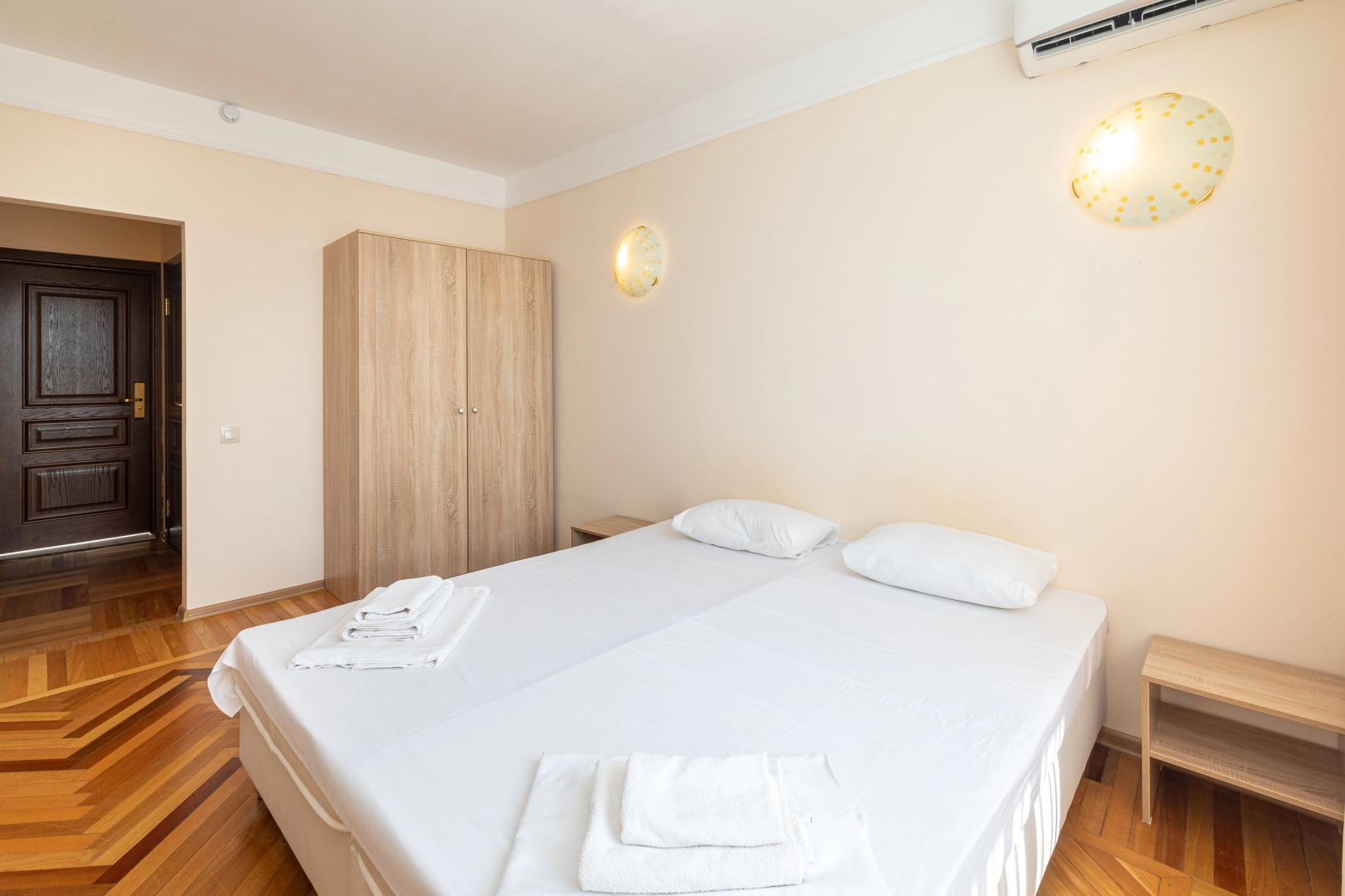 Апсны (Гудаута), отель (Абазинская, 2а)