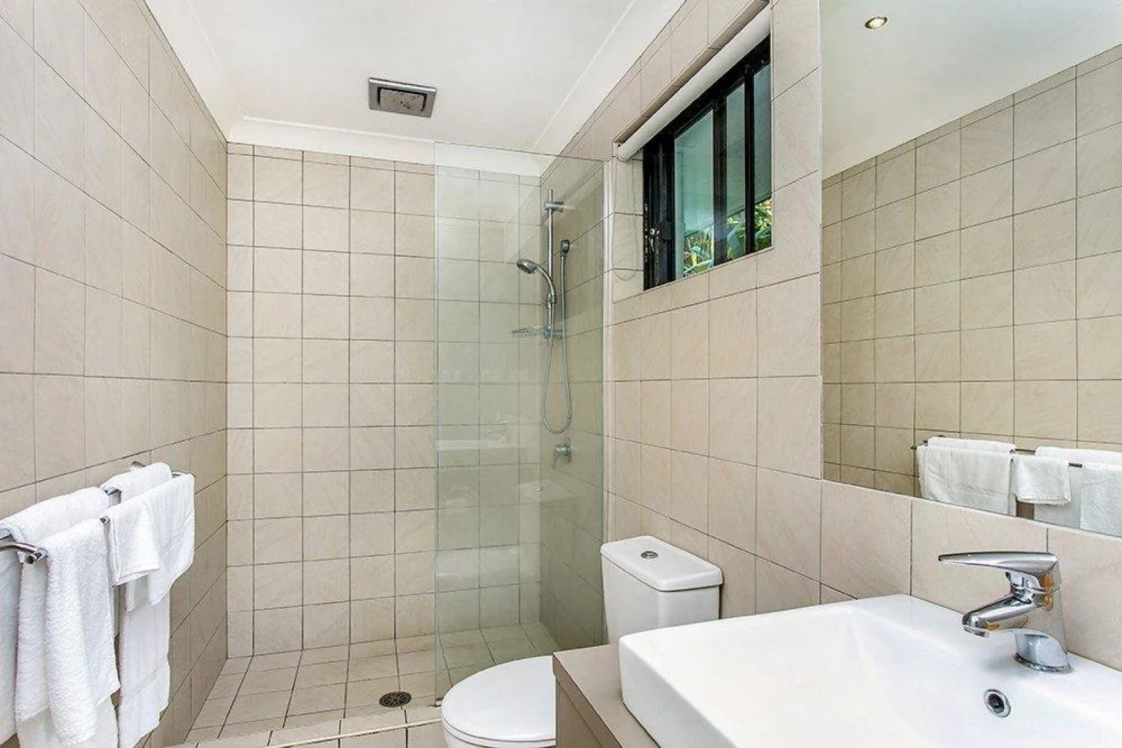 Your Luxury Escape - Byron at Clarkes