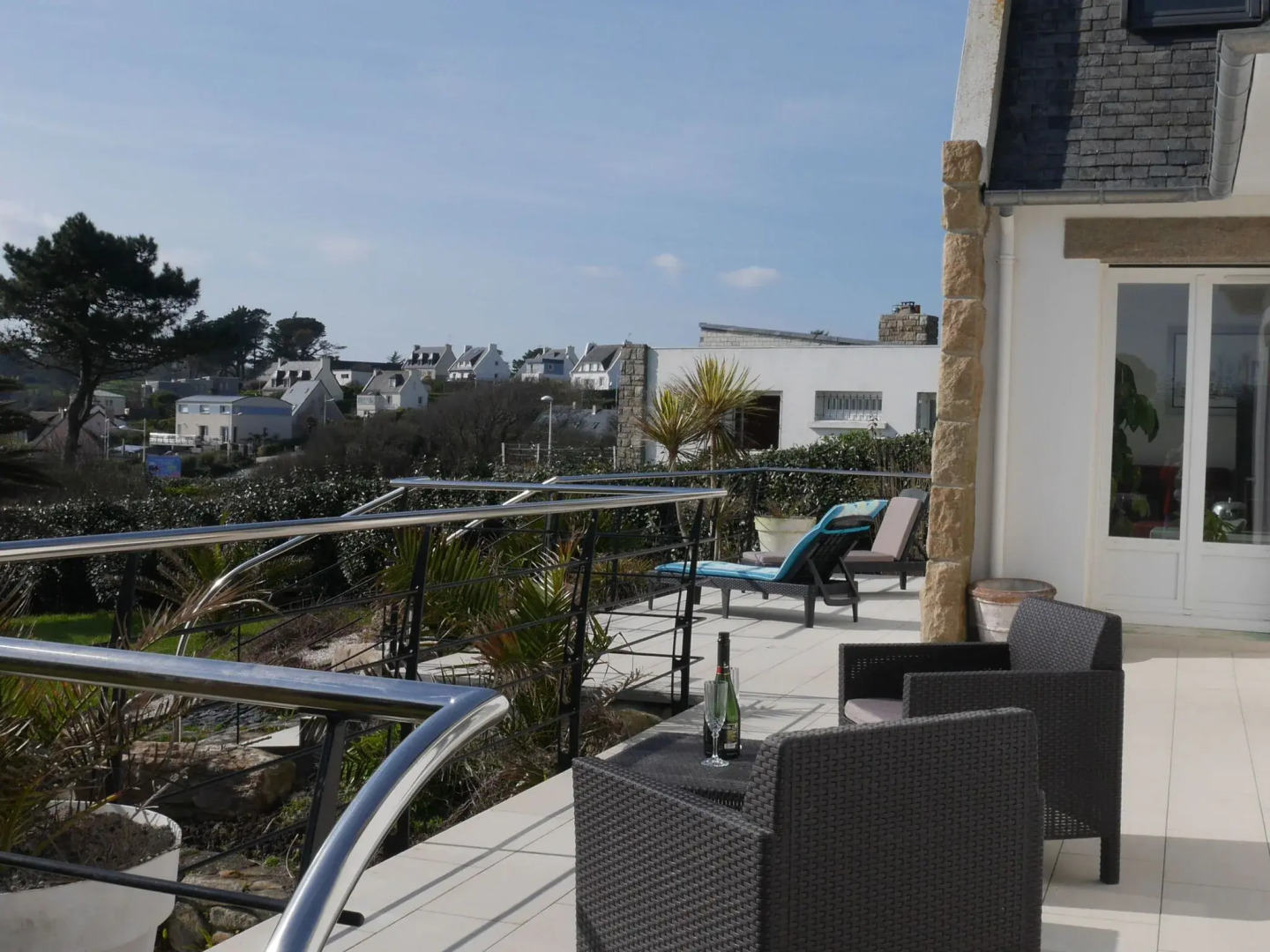 180° panoramic sea view, direct beach location, Locmaria-Plouzané
