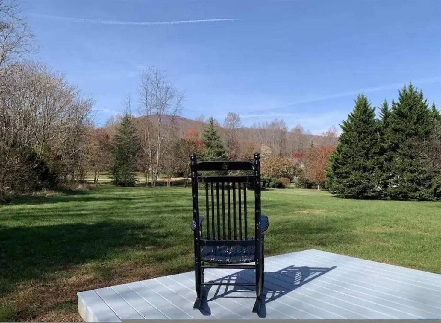 Stoney Creek Cottage Wintergreen w EV Charger
