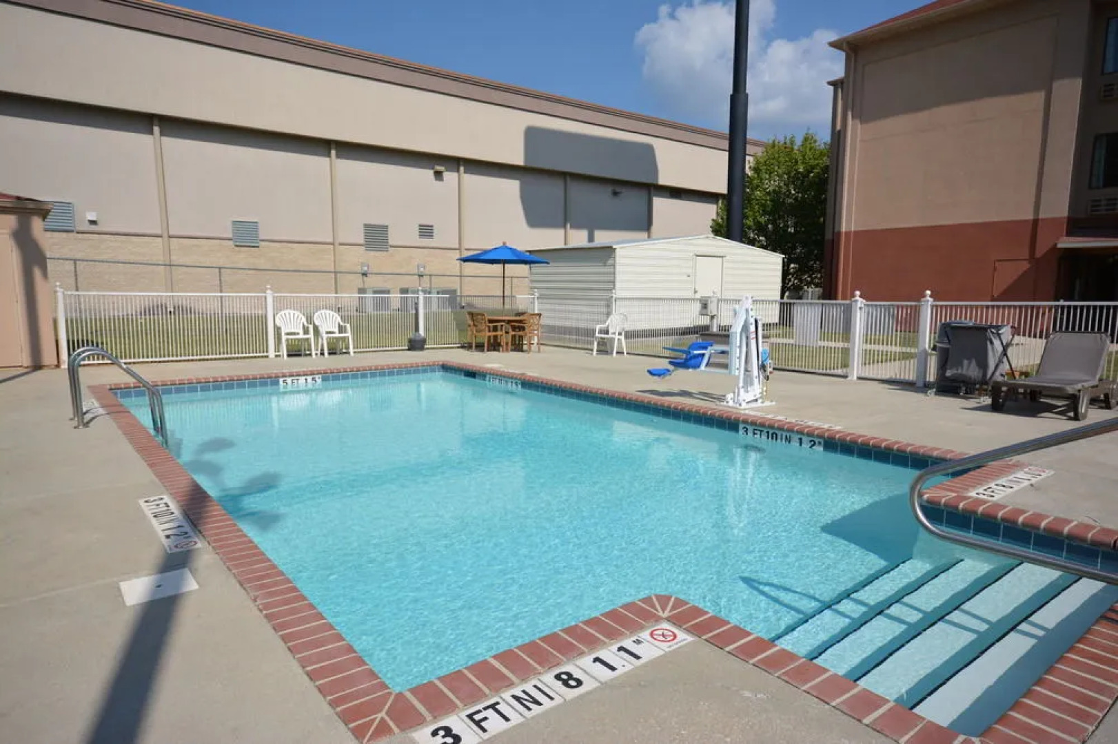 Comfort Inn & Suites