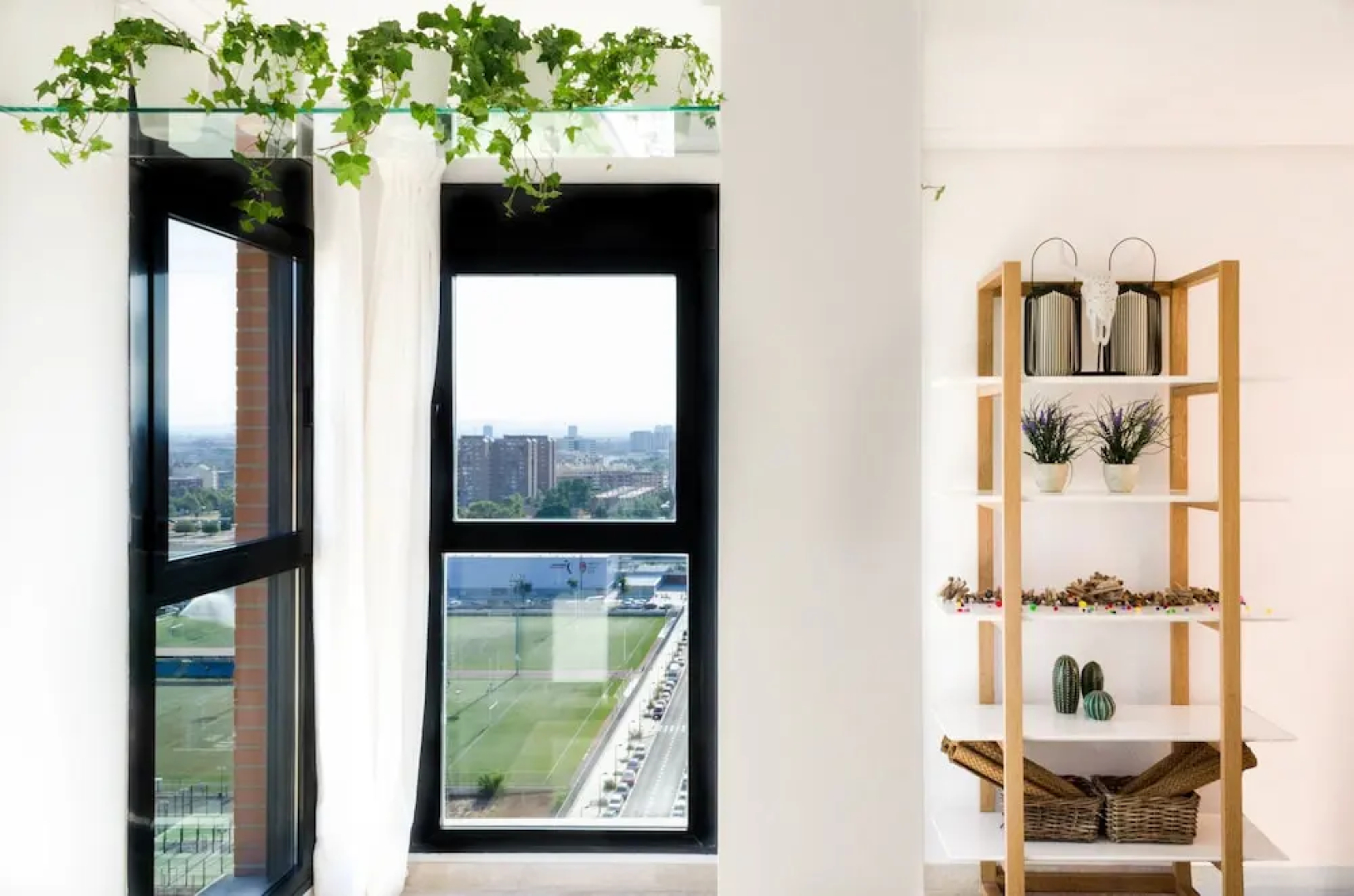 ApartUP Levante Skyline
