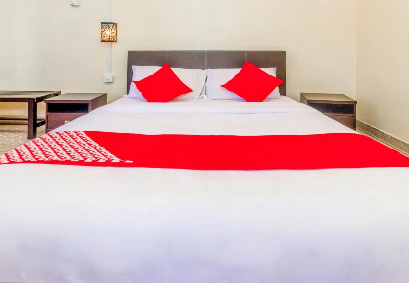 OYO 703 Myra Hotel