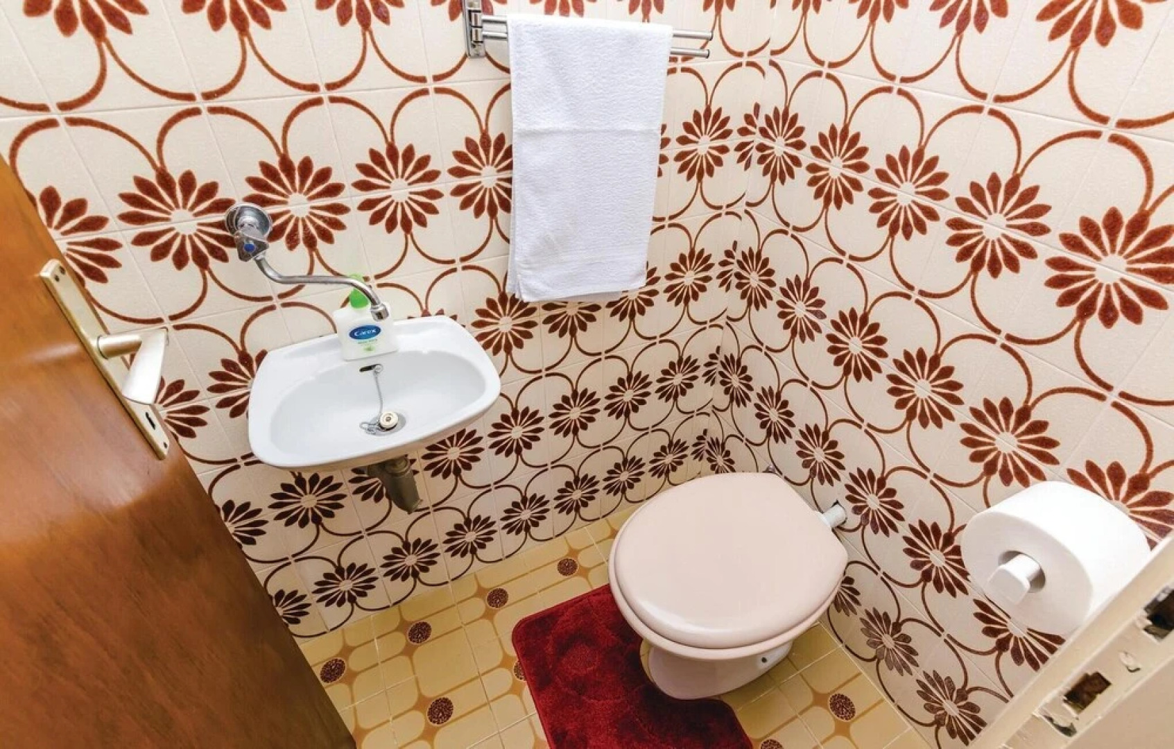 Awesome Home in Brsecine With Wifi and 3 Bedrooms