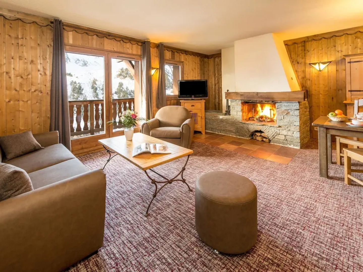 Rustic Apartment With a Fireplace and Wi-fi in Arc 2000